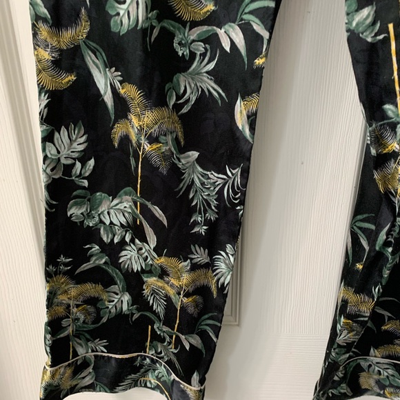 Victoria Sectet - Picture 5 of 6